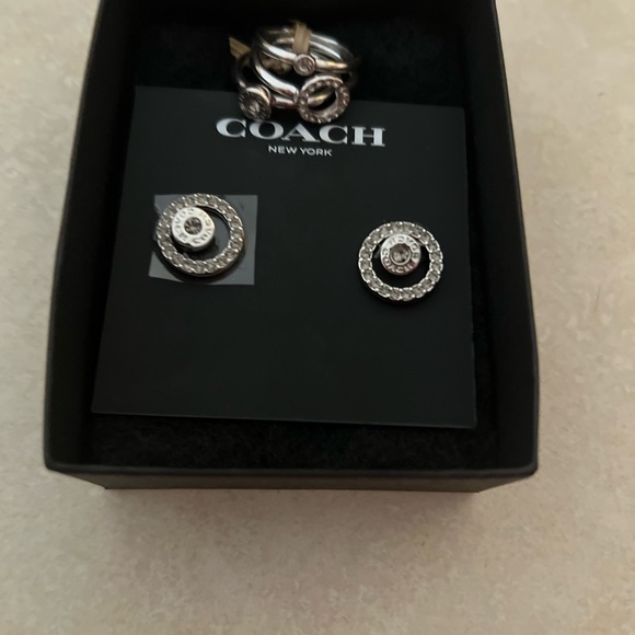 Coach 2 in 1 Halo Earrings & 3 Pc’s Sz-7 Rings. - Picture 4 of 6
